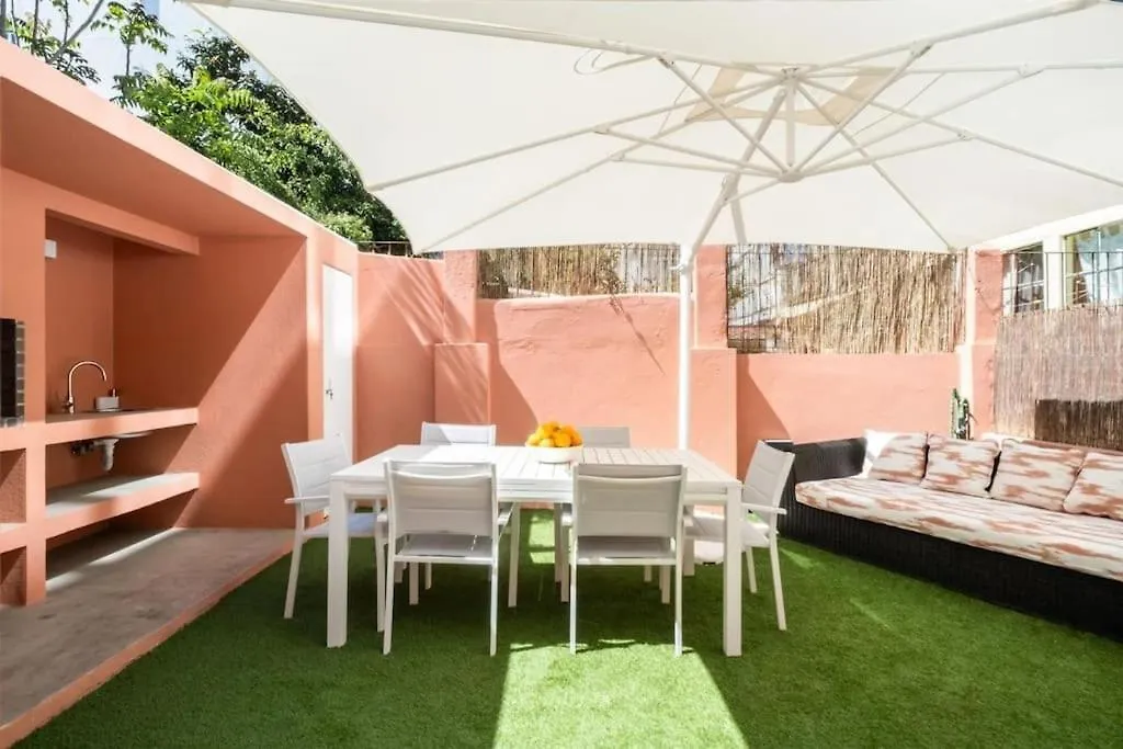 Apartment With Terrace 5 Minutes From Marques De Pombal contacts