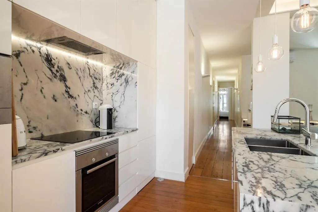 Apartment With Terrace 5 Minutes From Marques De Pombal Lisbon