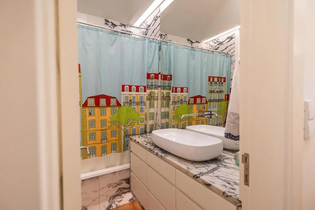 Apartment With Terrace 5 Minutes From Marques De Pombal Lisbon