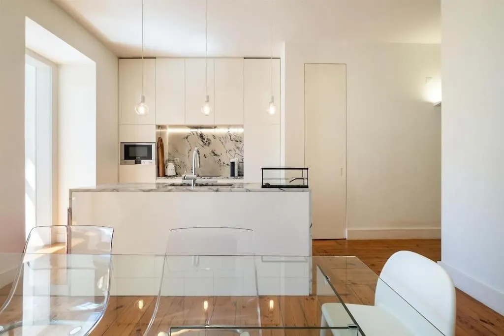 Apartment With Terrace 5 Minutes From Marques De Pombal Lisbon