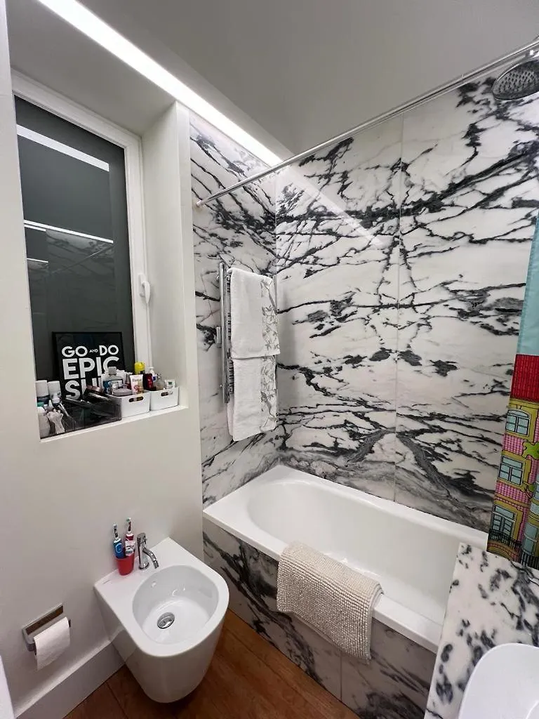 Apartment With Terrace 5 Minutes From Marques De Pombal Lisbon